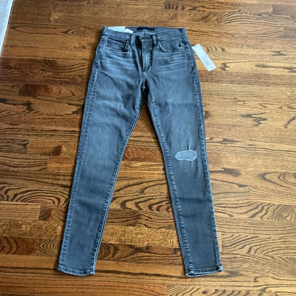 NWT, Joe’s ‘The Icon’ Mid-rise Skinny Ankle Jeans! - Picture 9 of 9